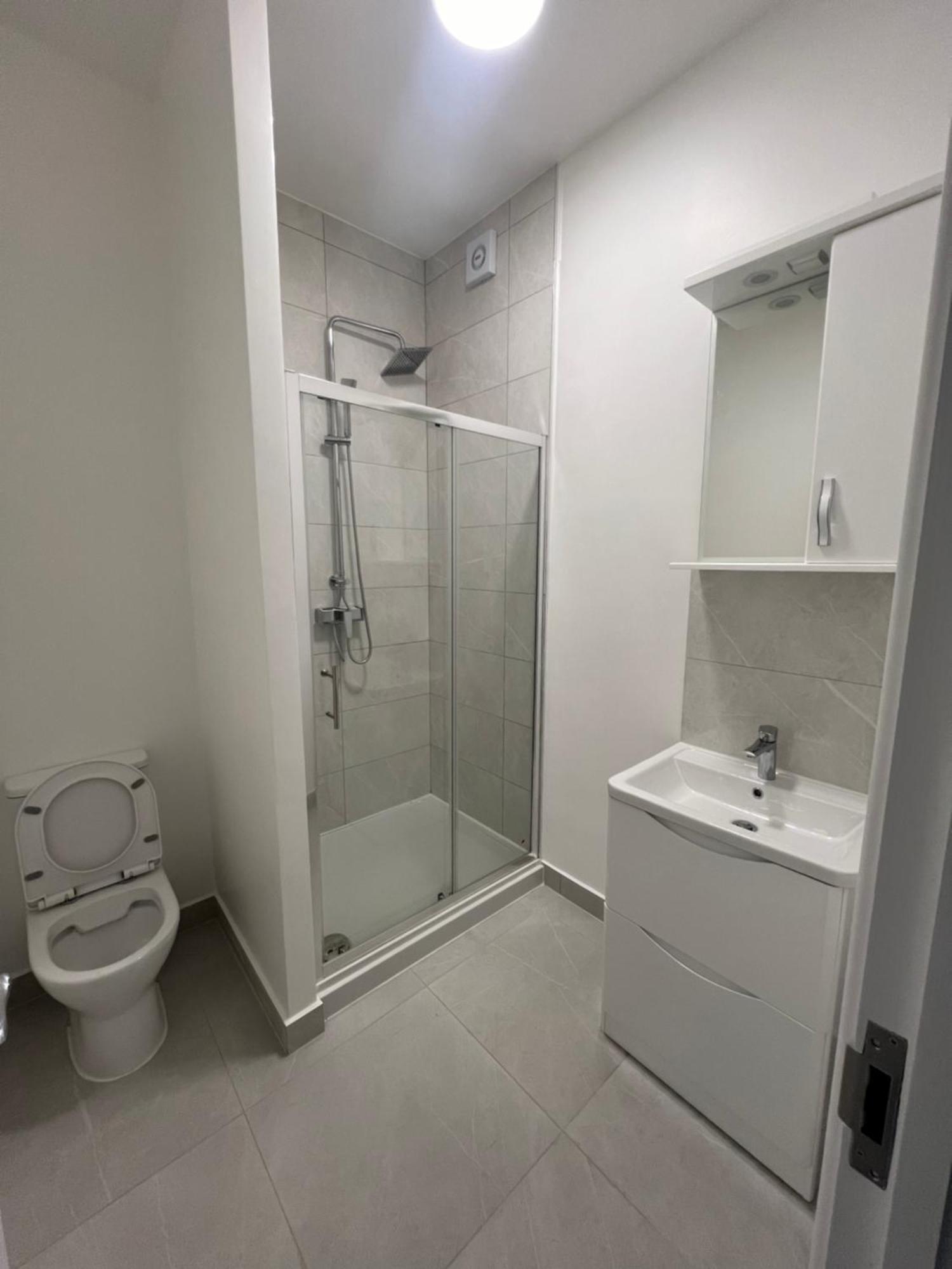 London Homes Екстериор снимка